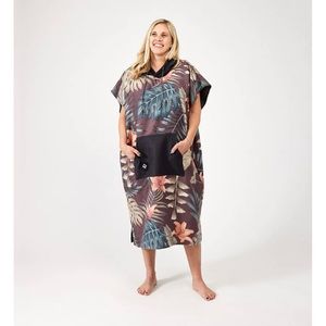 NWT brand new in packaging surf changing poncho